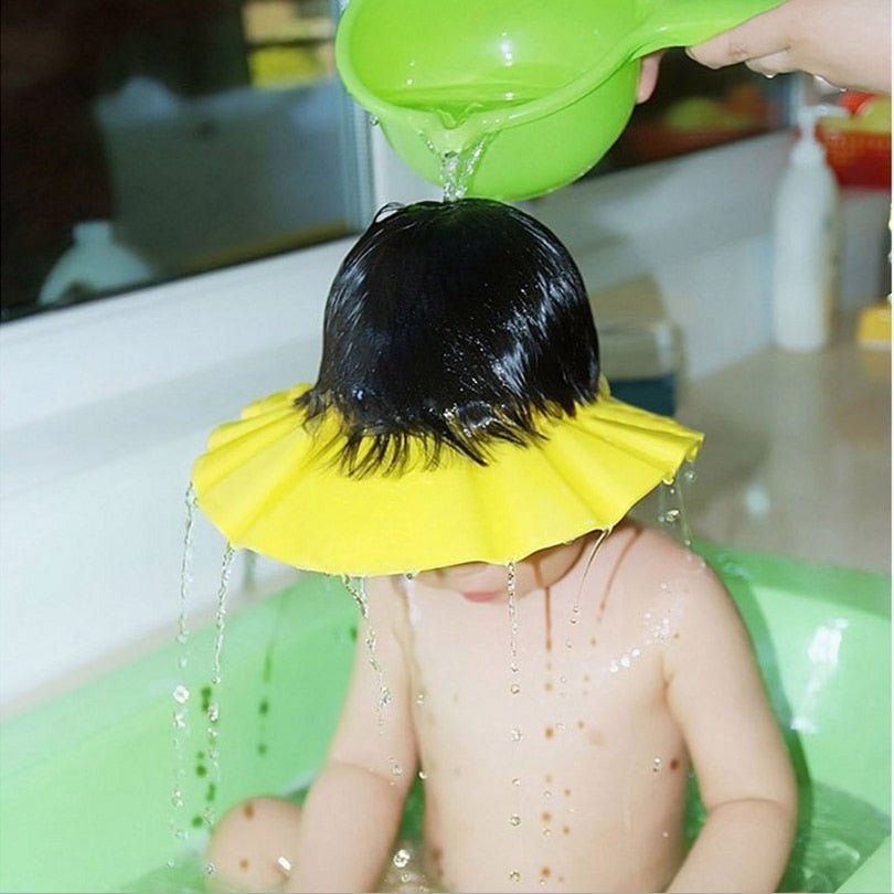 Visière chapeau pour douche bébé I ShampooCap™ - L'Univers des Petits